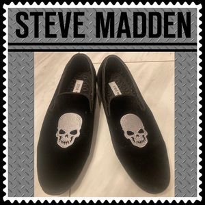 NWT Steve Madden Skull Velvet Slip-Ons